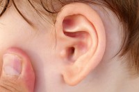 Featured Review: Assessing the effects of ear drops (or sprays) to remove or aid the removal of ear wax in adults and children