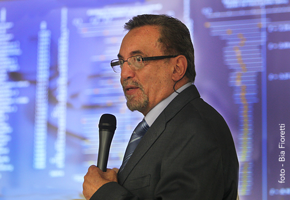 Dr. Alvaro Atallah 